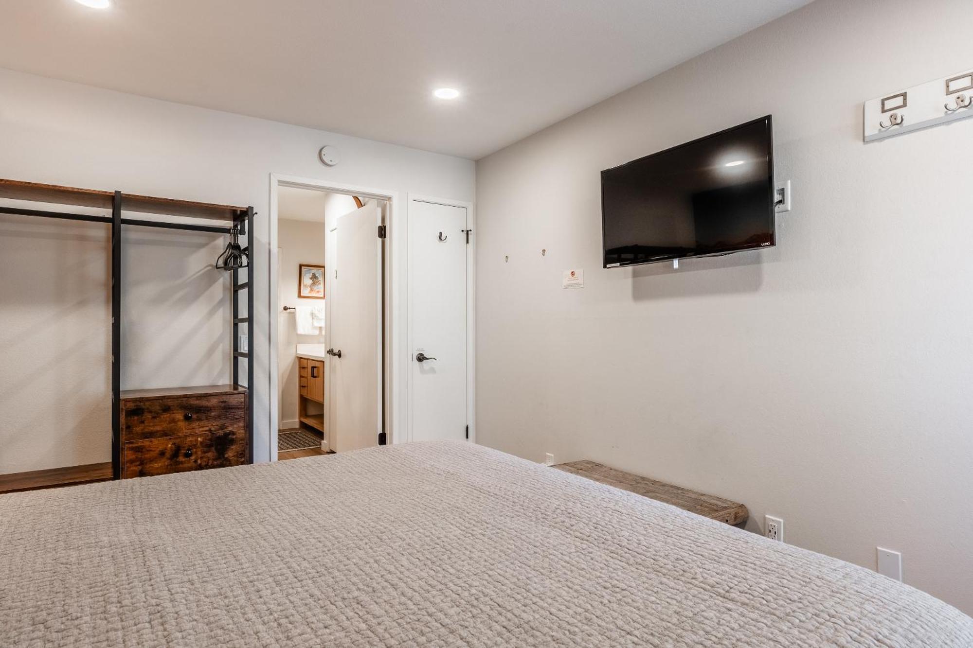 Fully Renovated! St Anton #17 Ski In Ski Out 1 Bedroom 1 Bathroom Condo! Sleeps Up To 4! Mammoth Lakes Zewnętrze zdjęcie