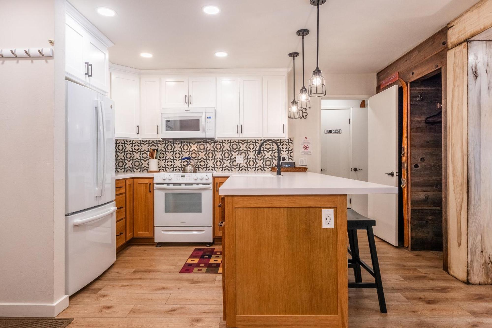 Fully Renovated! St Anton #17 Ski In Ski Out 1 Bedroom 1 Bathroom Condo! Sleeps Up To 4! Mammoth Lakes Zewnętrze zdjęcie
