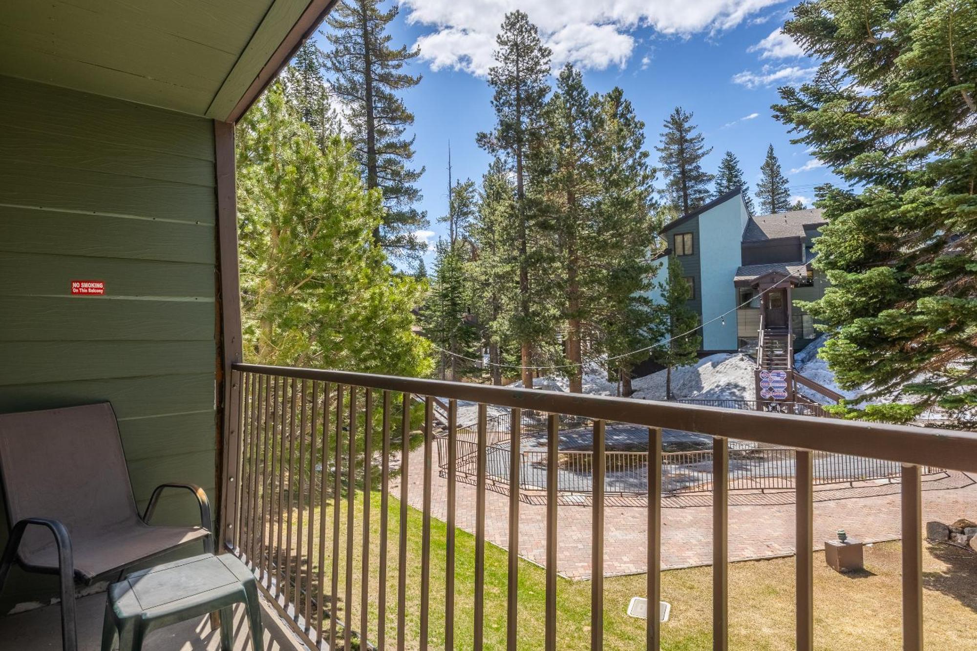 Fully Renovated! St Anton #17 Ski In Ski Out 1 Bedroom 1 Bathroom Condo! Sleeps Up To 4! Mammoth Lakes Zewnętrze zdjęcie